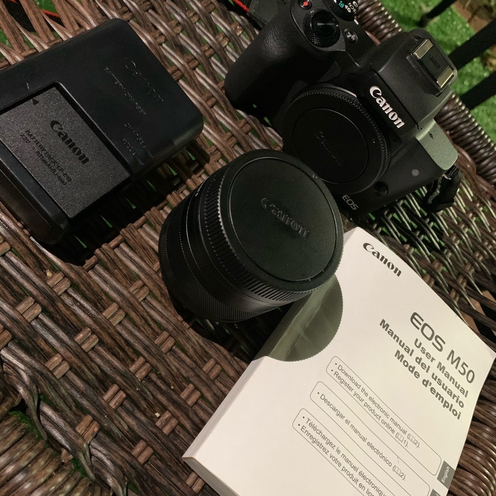 CANON EOS M50 CAMERA